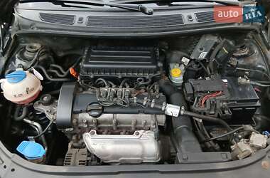 Хэтчбек Skoda Fabia 2011 в 