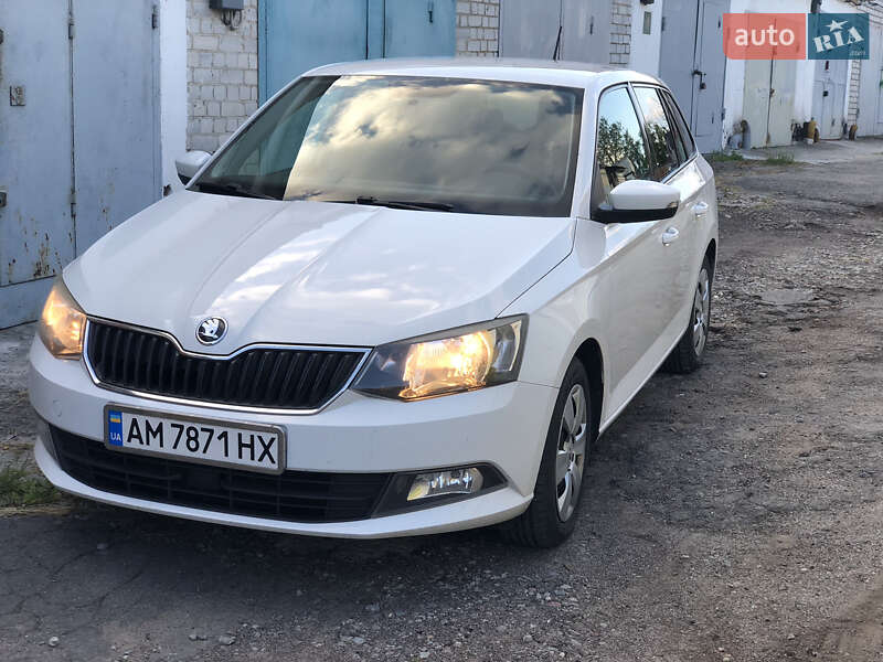 Універсал Skoda Fabia 2015 в Житомирі