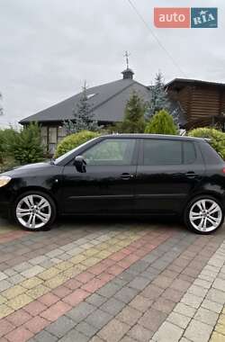Хэтчбек Skoda Fabia 2009 в 