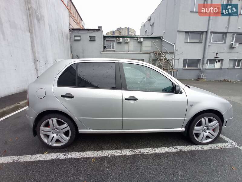 Хэтчбек Skoda Fabia 2005 в Киеве