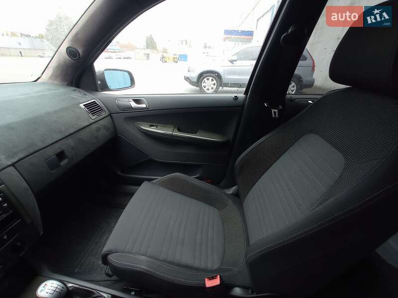 Хэтчбек Skoda Fabia 2005 в Киеве