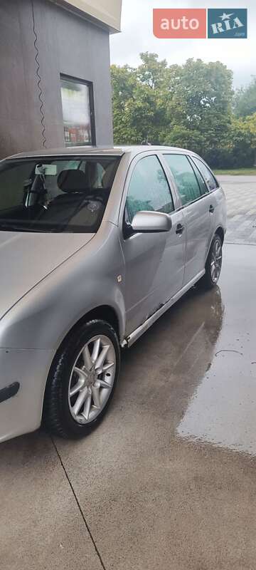 Универсал Skoda Fabia 2004 в Ужгороде