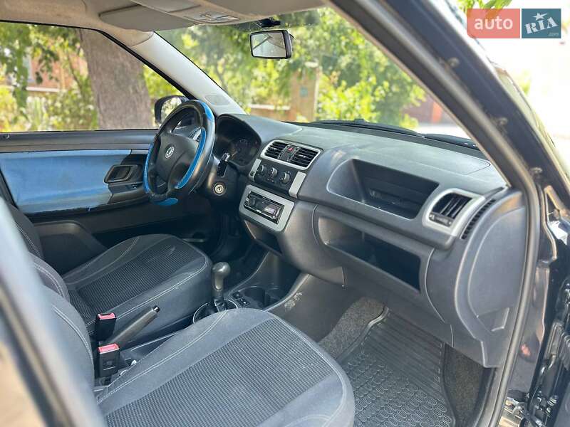 Хэтчбек Skoda Fabia 2008 в Николаеве фото 12 Хэтчбек Skoda Fabia 2008 в Николаеве