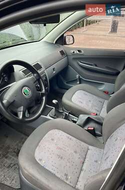 Хэтчбек Skoda Fabia 2003 в 