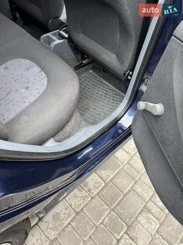 Хетчбек Skoda Fabia 2003 в Звягелі