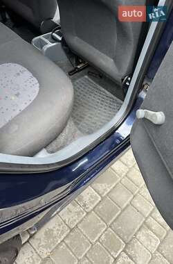 Хэтчбек Skoda Fabia 2003 в 