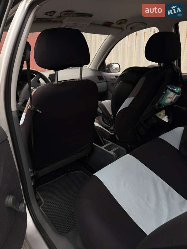 Хетчбек Skoda Fabia 2002 в Миколаєві