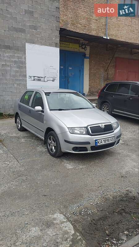 Седан Skoda Fabia 2004 в Києві фото 2 Седан Skoda Fabia 2004 в Києві