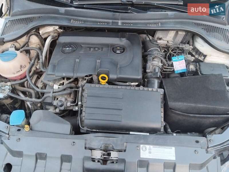 Універсал Skoda Fabia 2015 в Ужгороді