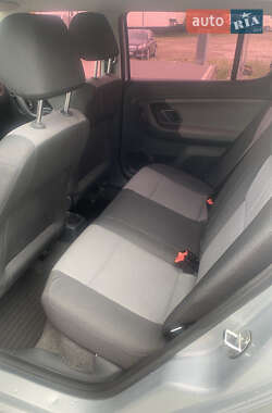 Хетчбек Skoda Fabia 2012 в 