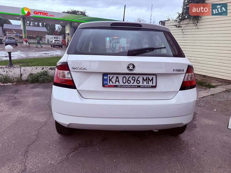 Хэтчбек Skoda Fabia 2017 в Киеве
