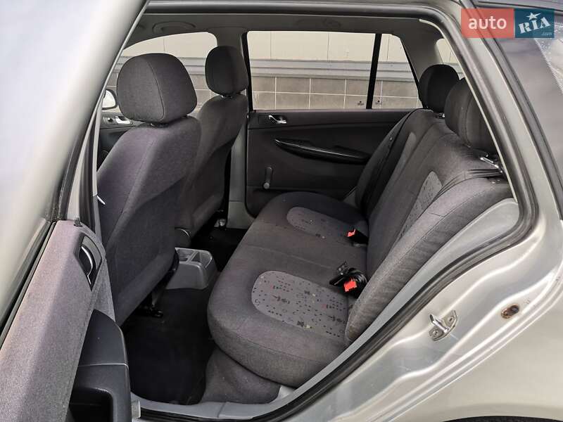 Універсал Skoda Fabia 2002 в Здолбуніві