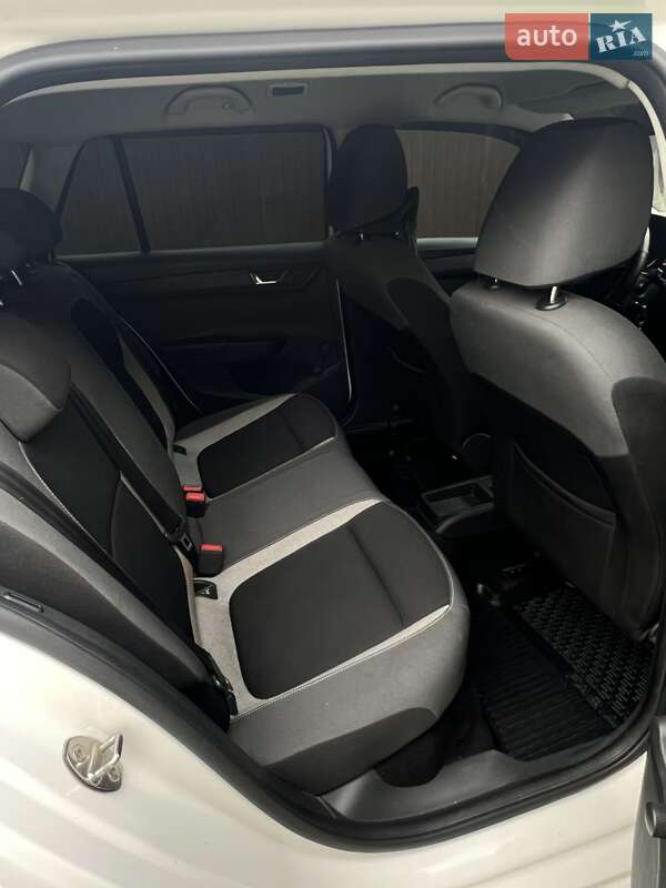 Універсал Skoda Fabia 2015 в Ужгороді