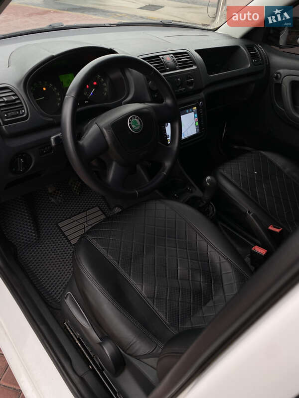 Хэтчбек Skoda Fabia 2011 в Ровно фото 3 Хэтчбек Skoda Fabia 2011 в Ровно