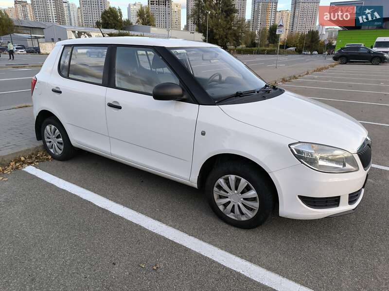 Хэтчбек Skoda Fabia 2012 в Киеве