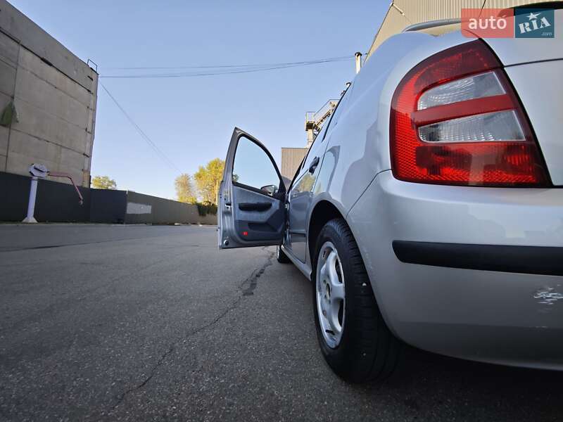 Хетчбек Skoda Fabia 2001 в Києві