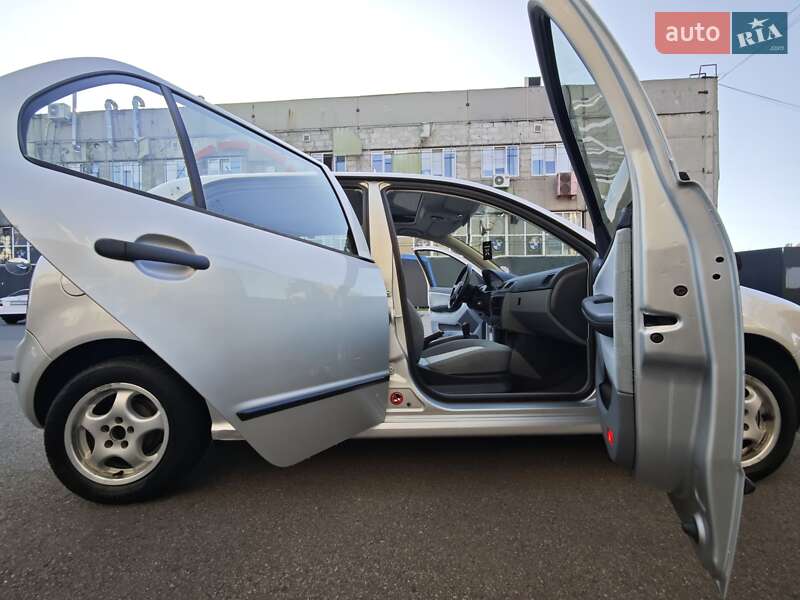 Хетчбек Skoda Fabia 2001 в Києві