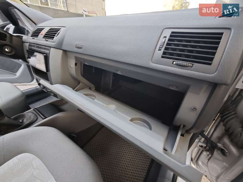 Хетчбек Skoda Fabia 2001 в Києві