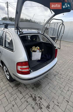 Хетчбек Skoda Fabia 2007 в  фото 3 Хетчбек Skoda Fabia 2007 в