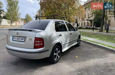 Седан Skoda Fabia 2002 в 