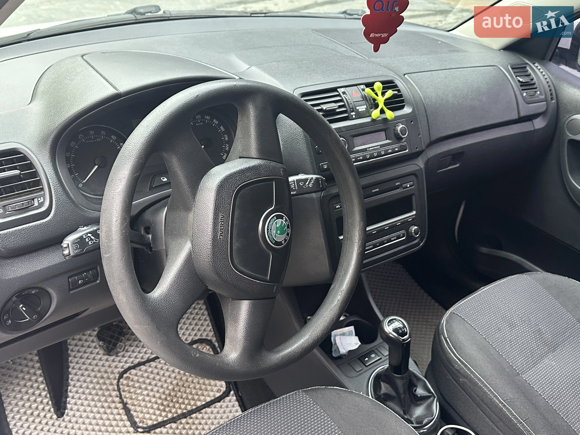 2011 Skoda Fabia - мініатюра 10