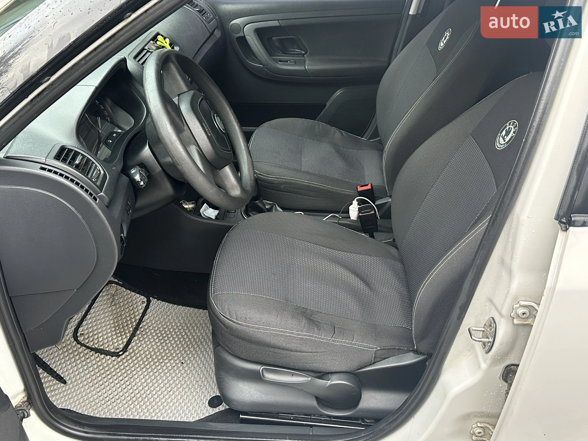 2011 Skoda Fabia - мініатюра 8