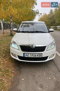 Хэтчбек Skoda Fabia 2012 в 