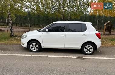 Хэтчбек Skoda Fabia 2012 в 