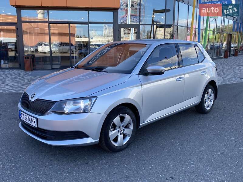 Хэтчбек Skoda Fabia 2015 в Киеве фото Хэтчбек Skoda Fabia 2015 в Киеве