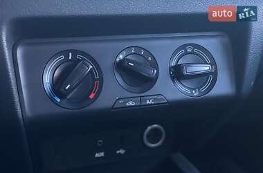 Хетчбек Skoda Fabia 2015 в 
