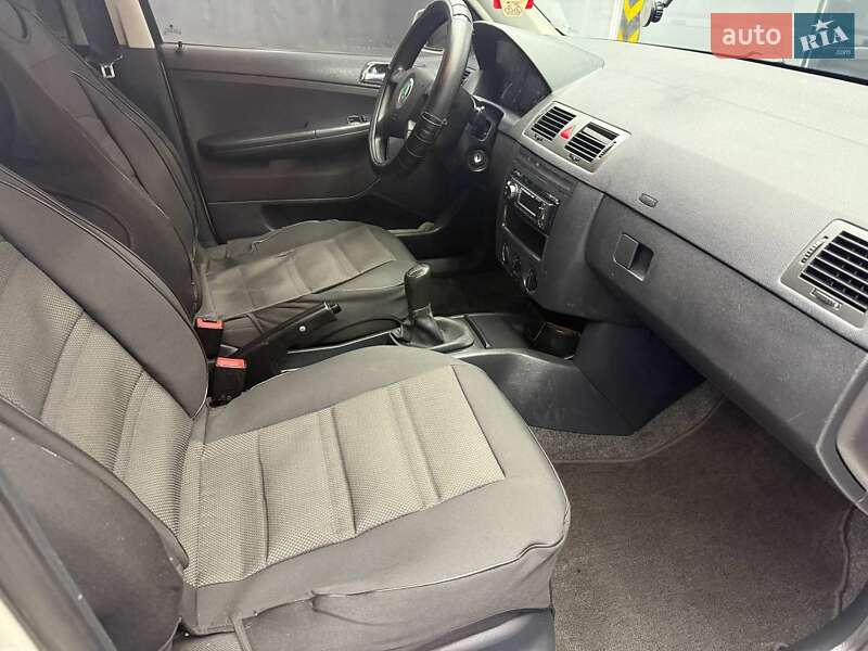 Универсал Skoda Fabia 2004 в Черновцах