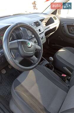 Хэтчбек Skoda Fabia 2009 в 