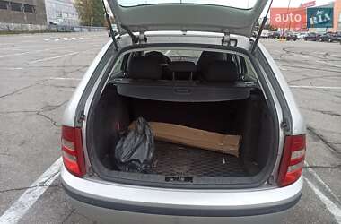 Универсал Skoda Fabia 2003 в  фото 5 Универсал Skoda Fabia 2003 в