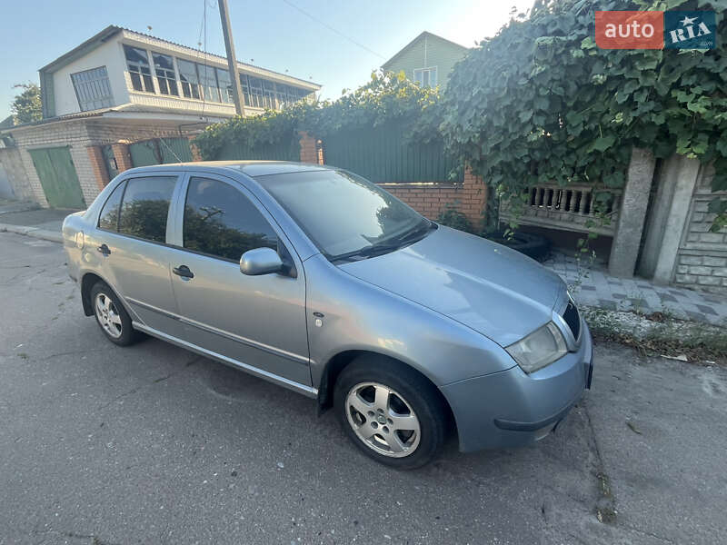 Седан Skoda Fabia 2002 в Чернигове