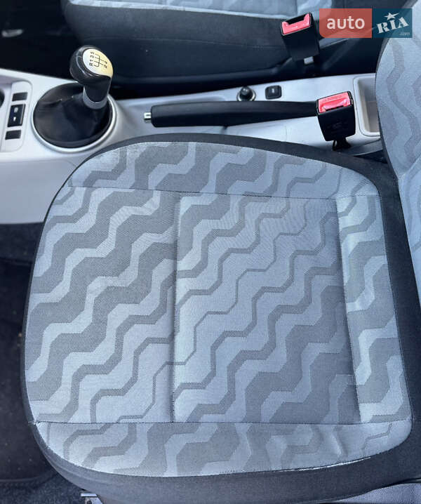 Универсал Skoda Fabia 2010 в Ровно фото 17 Универсал Skoda Fabia 2010 в Ровно