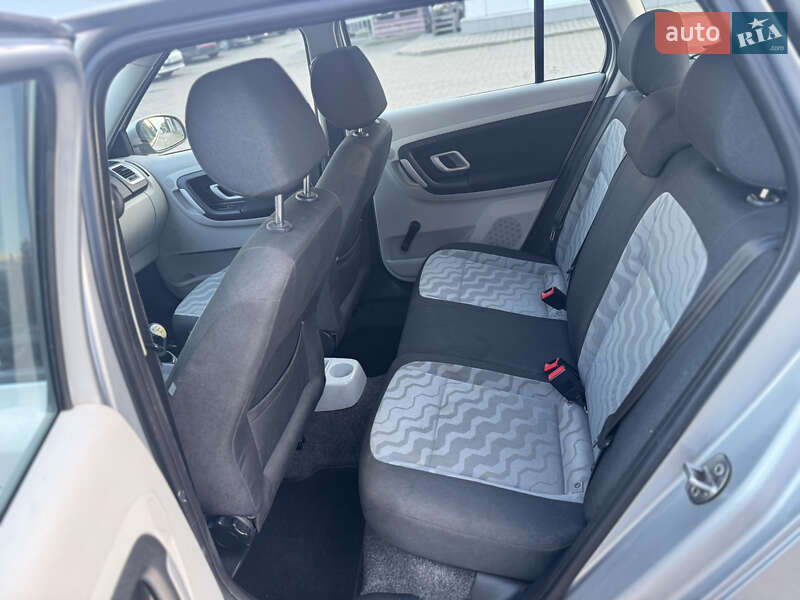 Универсал Skoda Fabia 2010 в Ровно фото 25 Универсал Skoda Fabia 2010 в Ровно