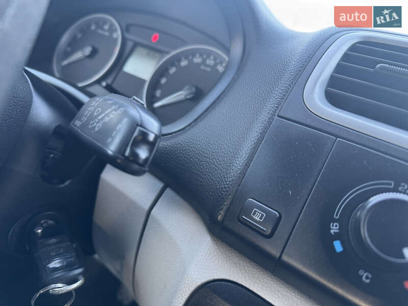 Универсал Skoda Fabia 2010 в Ровно фото 43 Универсал Skoda Fabia 2010 в Ровно