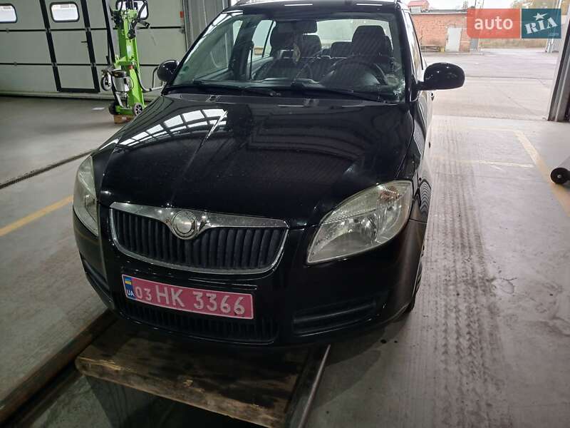 Универсал Skoda Fabia 2009 в Чернигове