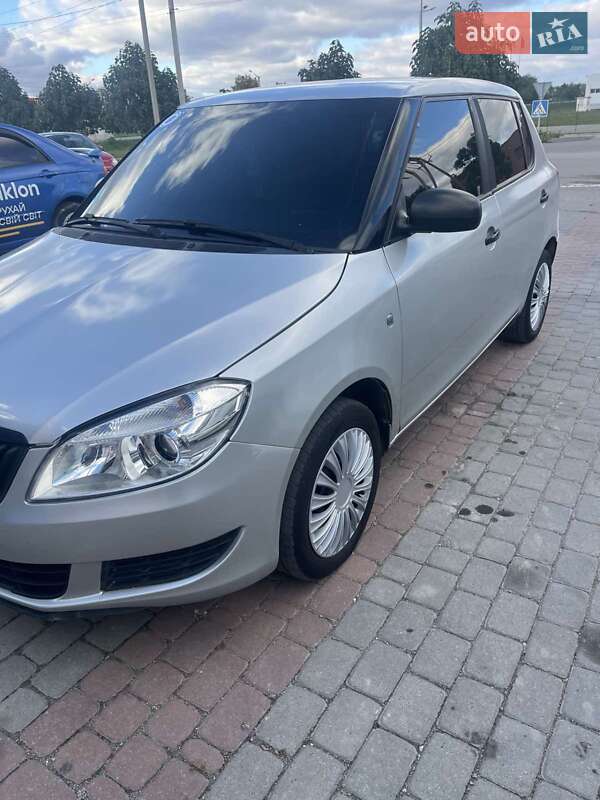 Хэтчбек Skoda Fabia 2011 в Каменец-Подольском фото Хэтчбек Skoda Fabia 2011 в Каменец-Подольском
