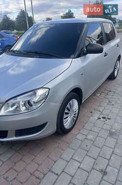 Хетчбек Skoda Fabia 2011 в 