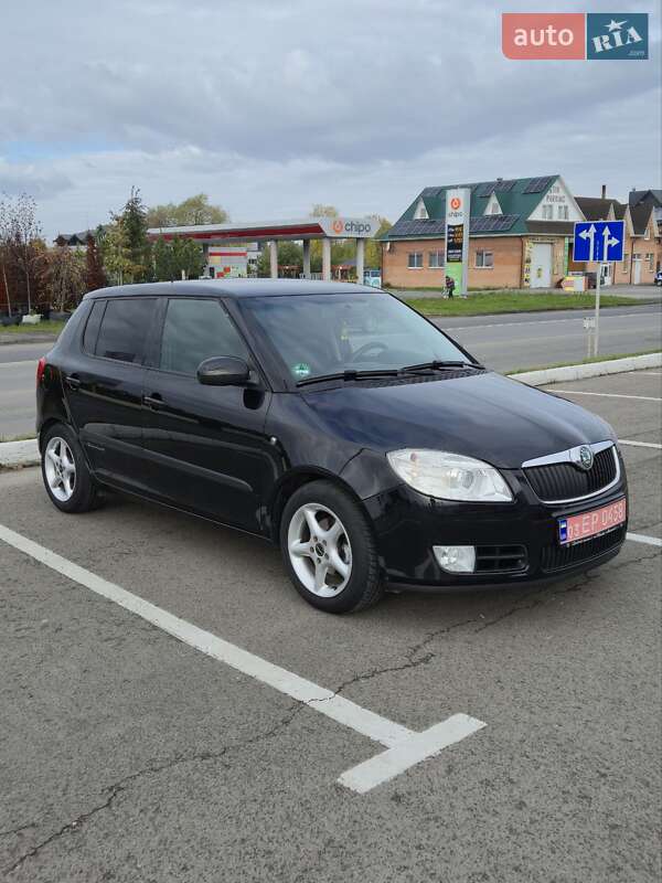 Хэтчбек Skoda Fabia 2009 в Луцке