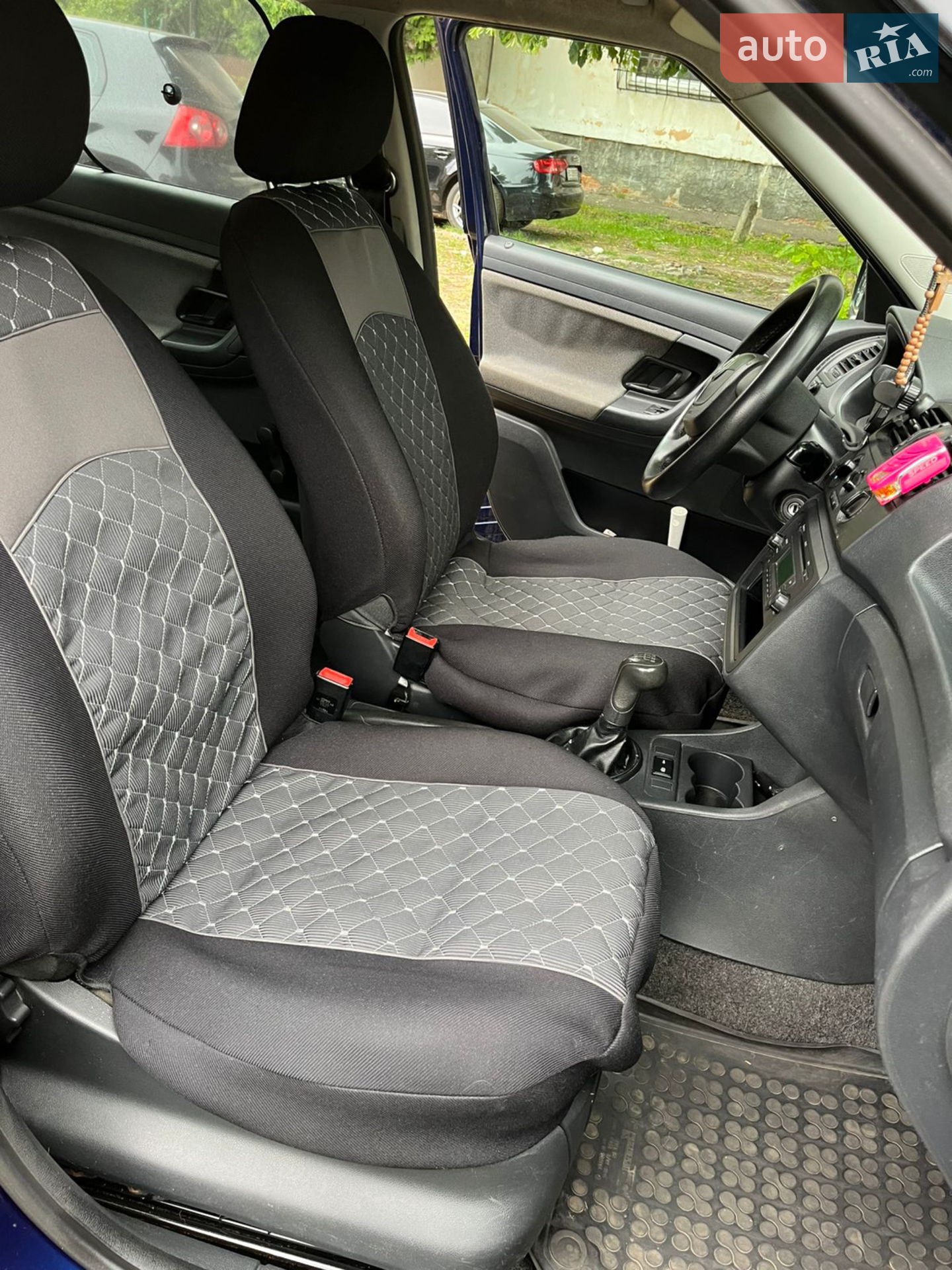 2011 Skoda Fabia - мініатюра 10