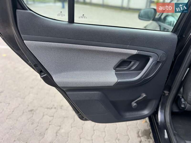 Хэтчбек Skoda Fabia 2008 в Луцке