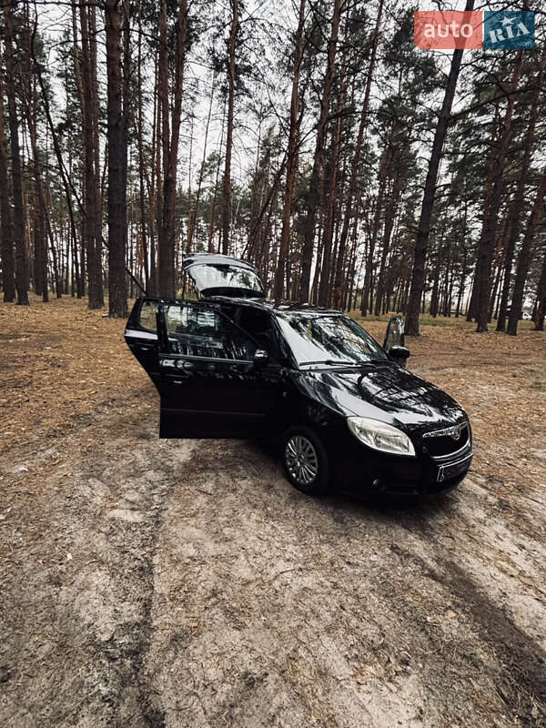 Хэтчбек Skoda Fabia 2008 в Солоницевке