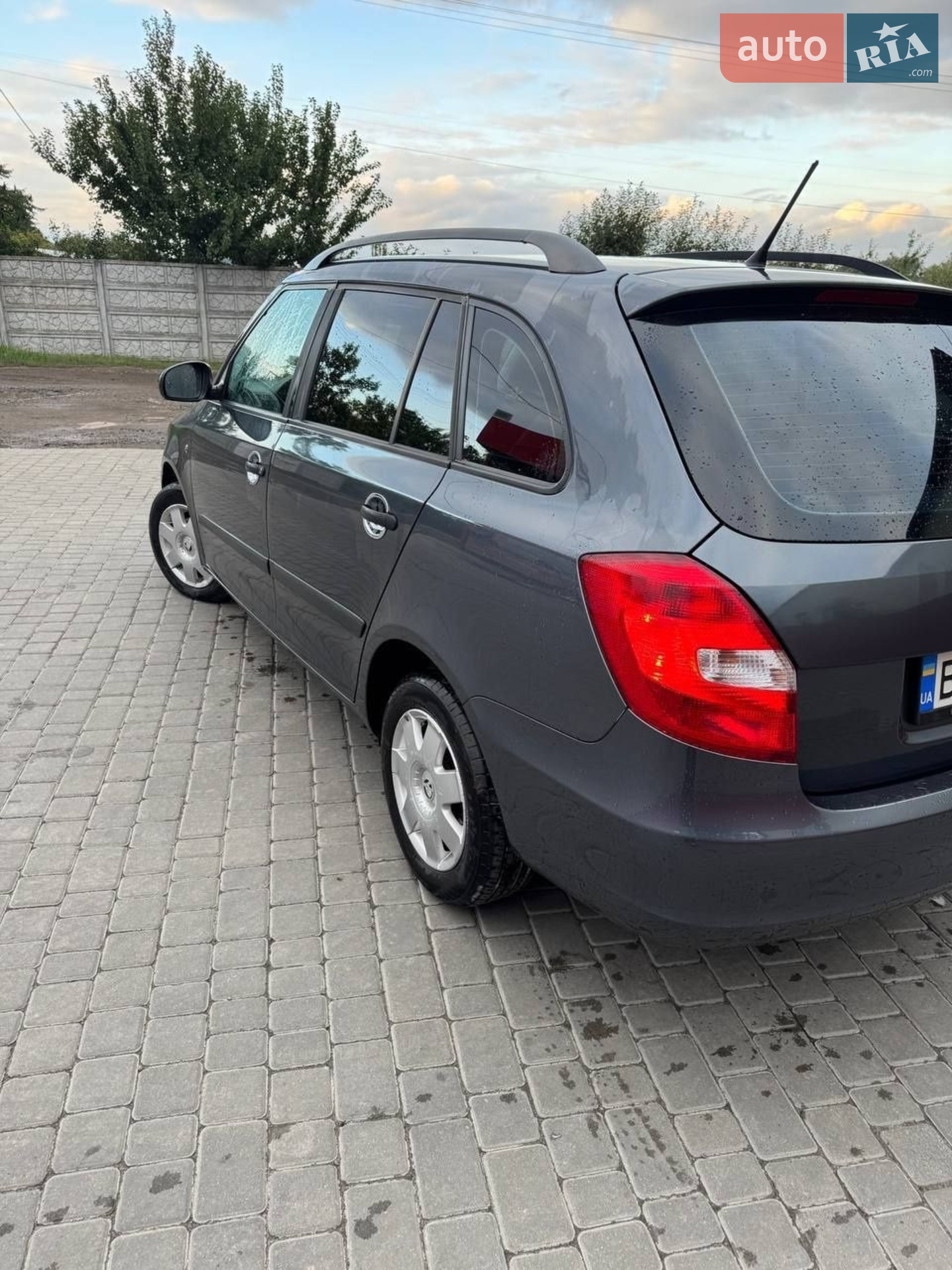 2011 Skoda Fabia - мініатюра 3