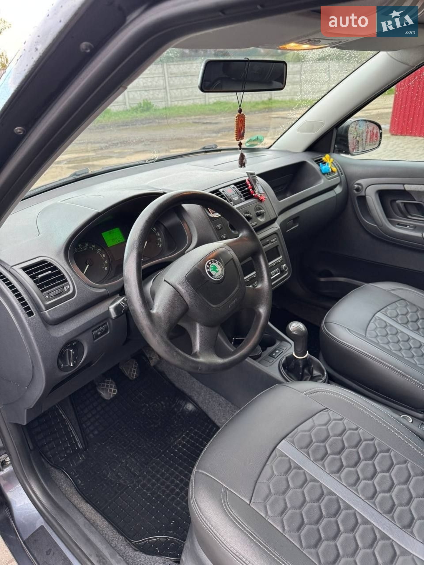 2011 Skoda Fabia - мініатюра 7