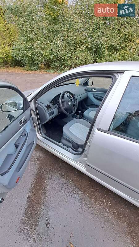 Хетчбек Skoda Fabia 2001 в Рівному фото 7 Хетчбек Skoda Fabia 2001 в Рівному