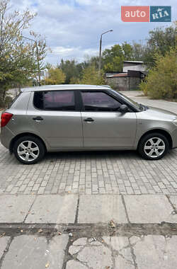 Хэтчбек Skoda Fabia 2009 в  фото 2 Хэтчбек Skoda Fabia 2009 в