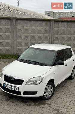 Хэтчбек Skoda Fabia 2009 в  фото 4 Хэтчбек Skoda Fabia 2009 в