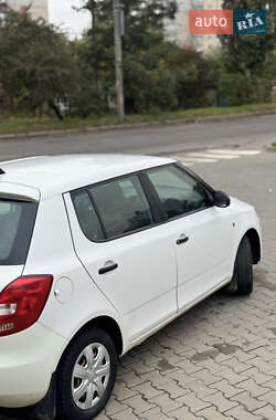 Хэтчбек Skoda Fabia 2009 в  фото 30 Хэтчбек Skoda Fabia 2009 в
